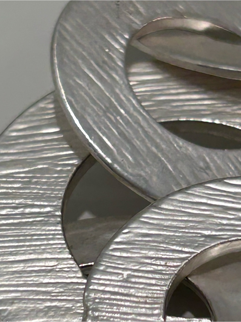 Matte Silver Linked Circles Bracelet Toggle Clasp Chunky Textured Interlocking - Picture 3 of 4